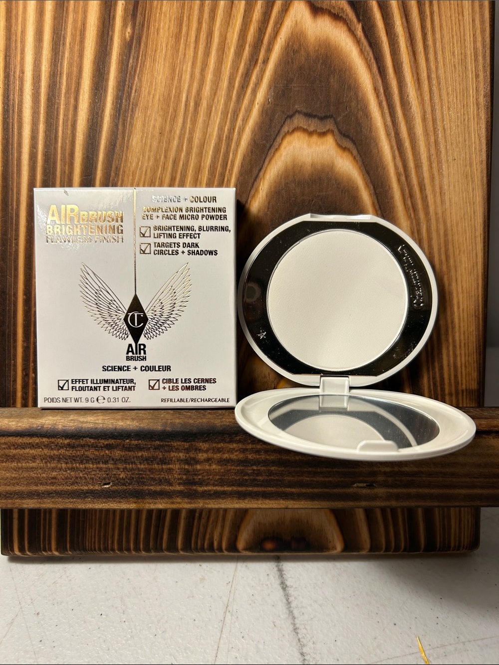 Charlotte Tilbury Airbrush Brightening Setting Powder - White & Gold Accents